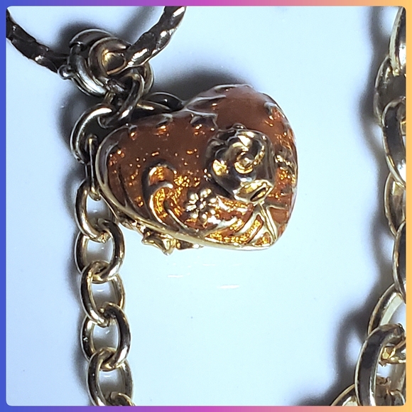 Vintage Heart Charm Necklace - Double Layered - Picture 5 of 17